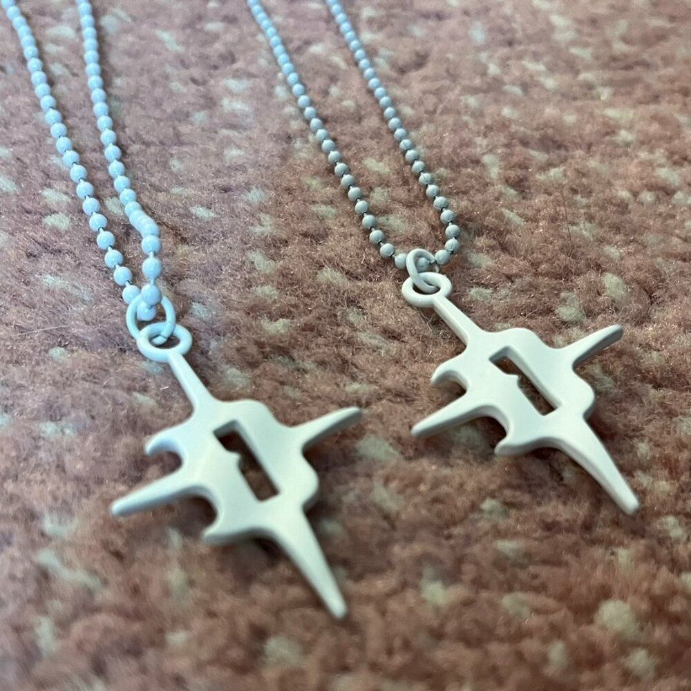 Darker Wavs necklace - white